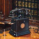 Антикварный телефон