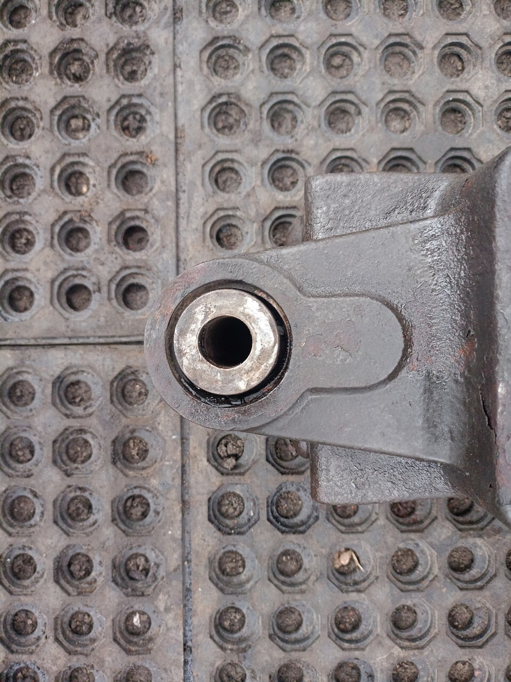 Кронштейн рессоры передней правый