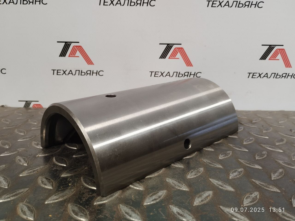 Втулка 195-30-11310