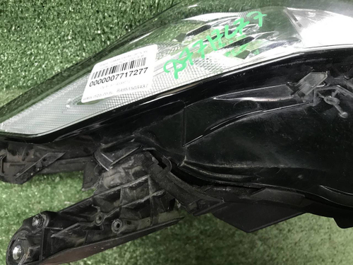 Битая Фара правая Toyota Camry xv70 (20-нв) LED
