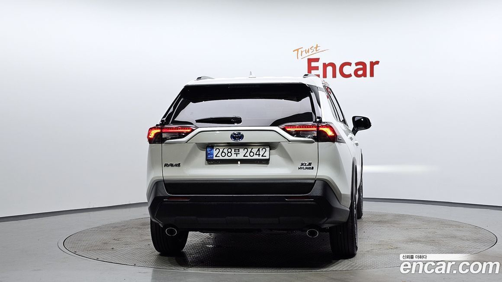 Toyota RAV4 5 Generation 2.5 2WD Hybrid (08.2022)