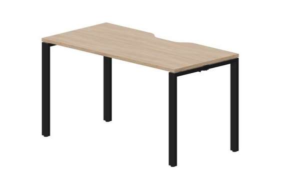 стол Strike 1380х680х750мм (с эргономичным вырезом)