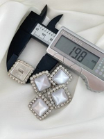 Пуговицы Серебро Перламутр стразы квадрат 20 мм