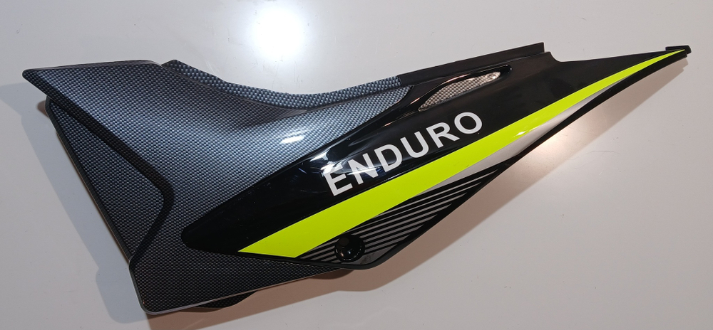 Пластик боковой левый  Мотоцикл ENDURO ST 250