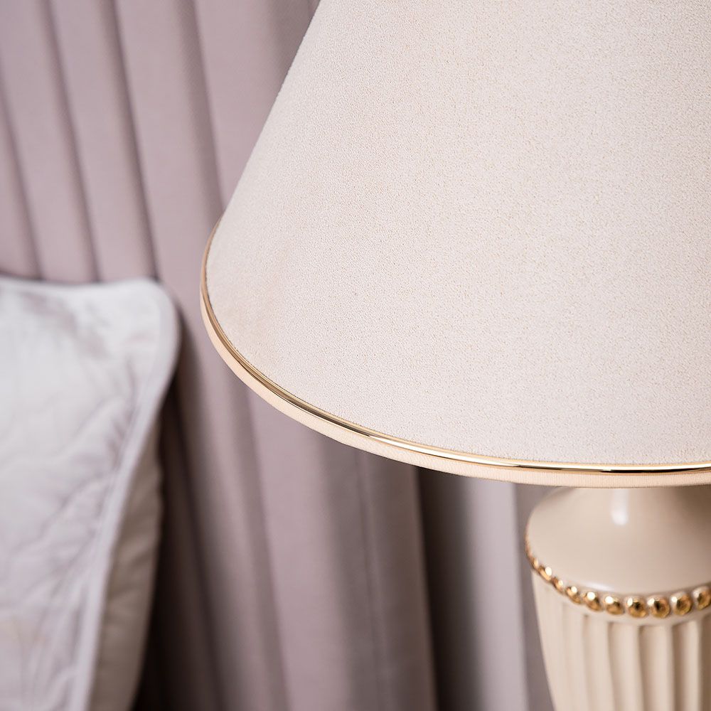 Настольная лампа Ваза Ребристая Айвори