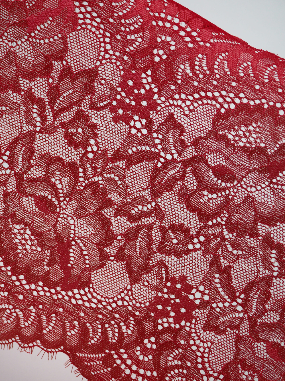 Кружево шантильи кораллово-красное эластичное