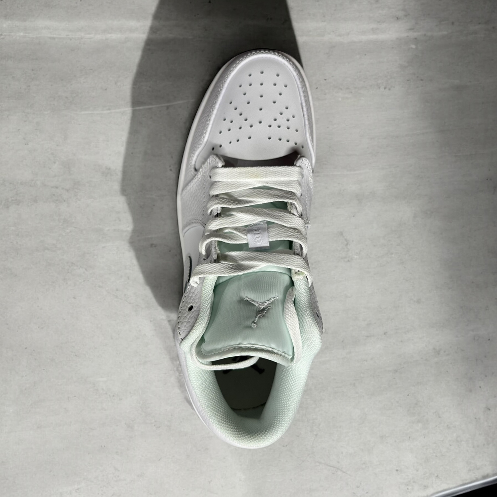 Nike Air Jordan 1 Low • White