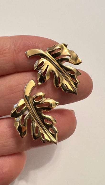 Серьги на винтах листочки