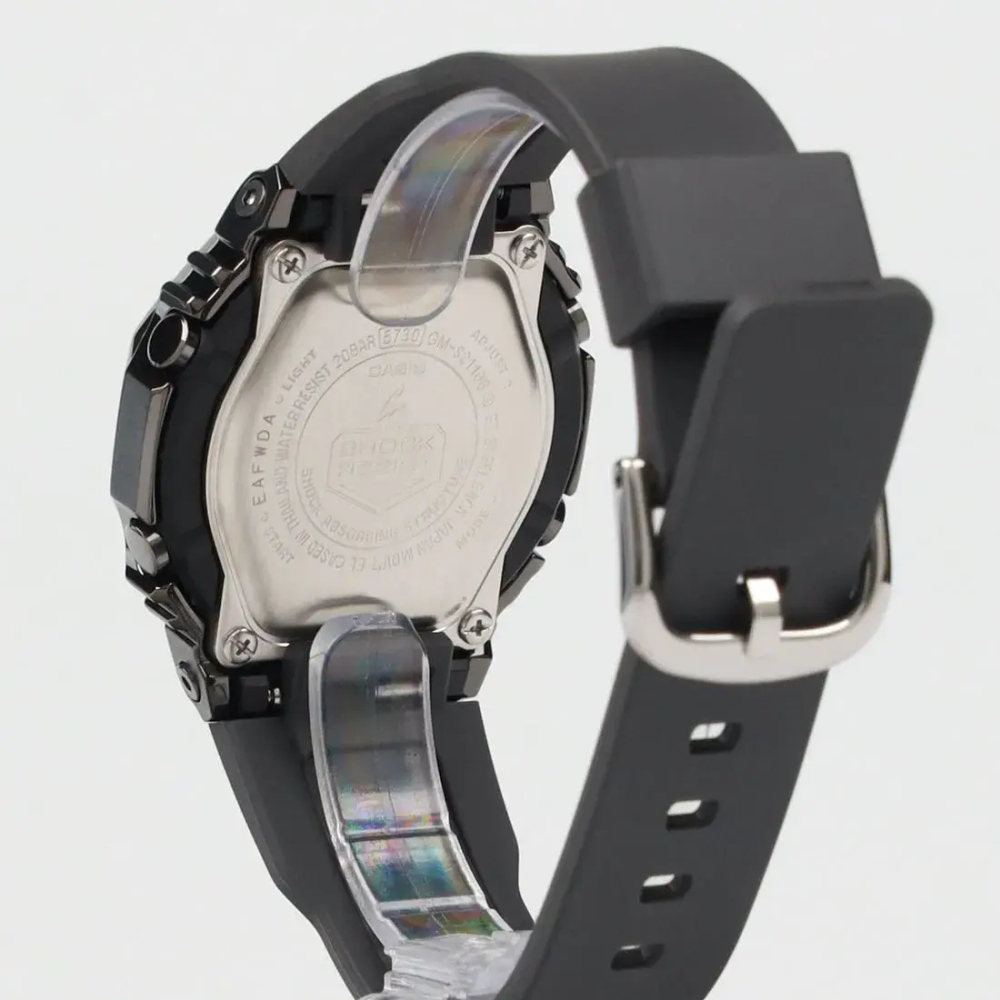 Женские наручные часы Casio G-Shock GM-S2110B-8A