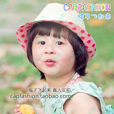 Шляпа с полями в горох и кружевной тесьмой с бантом вокруг тульи