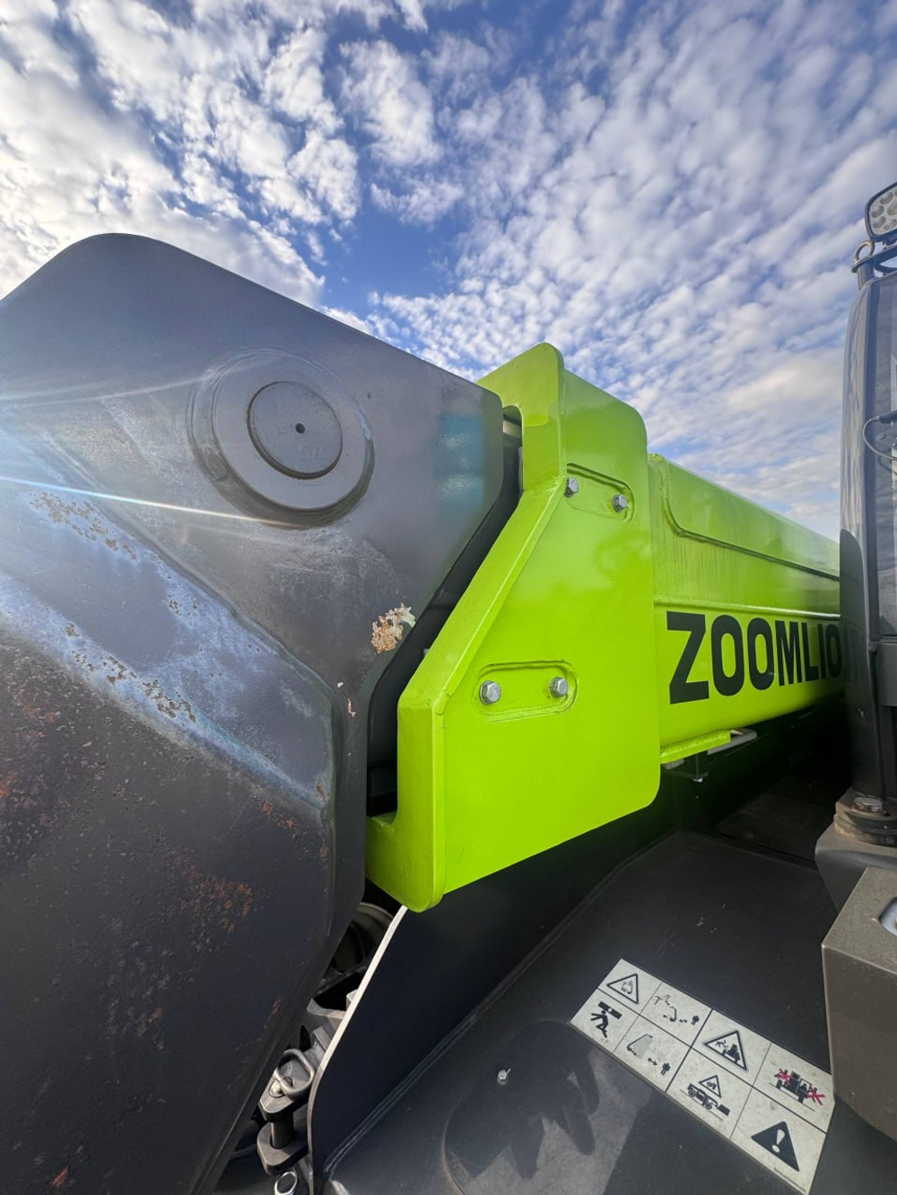 Zoomlion ZTH* Телескопический погрузчик ZTH3507 (Дизельный, 4,1 л, 101 л.с., АТ)