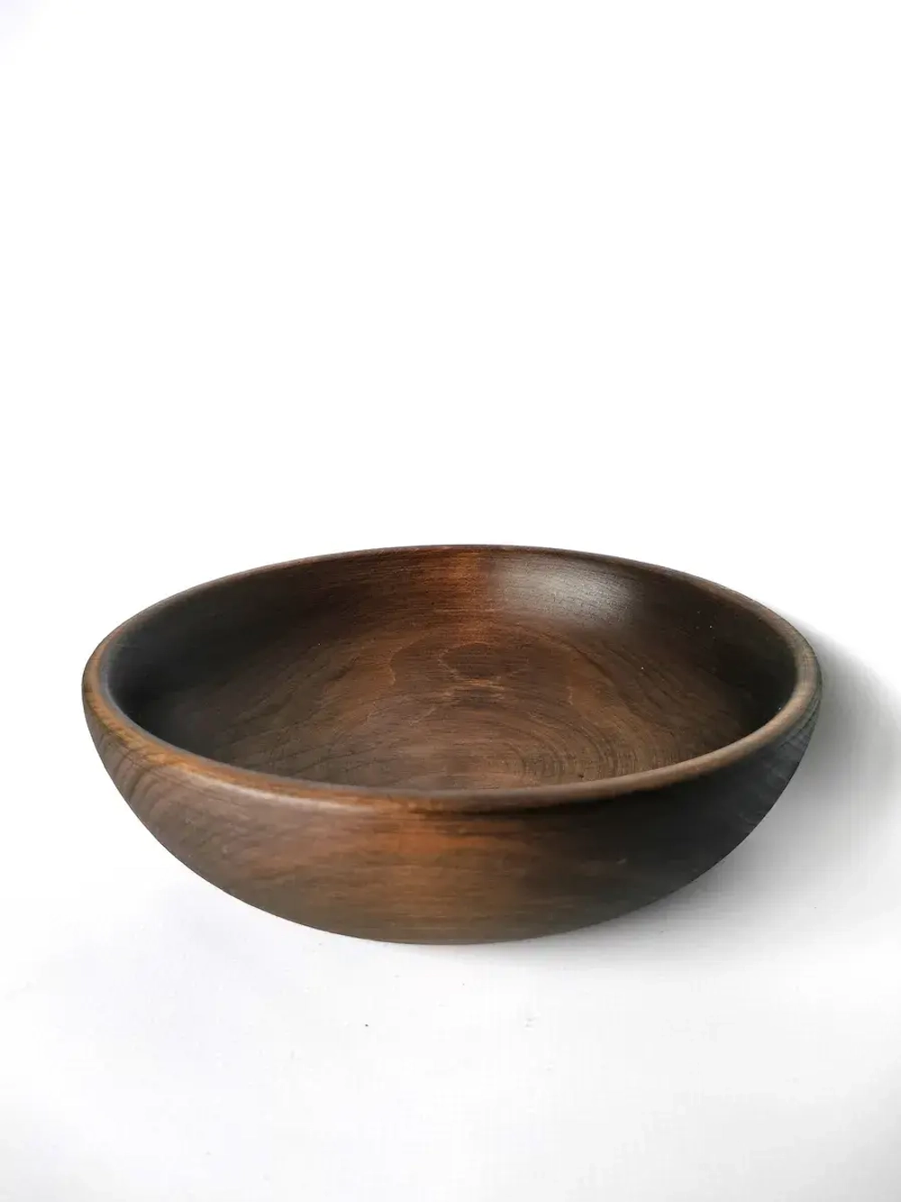 Деревянная сервировочная тарелка из кедра