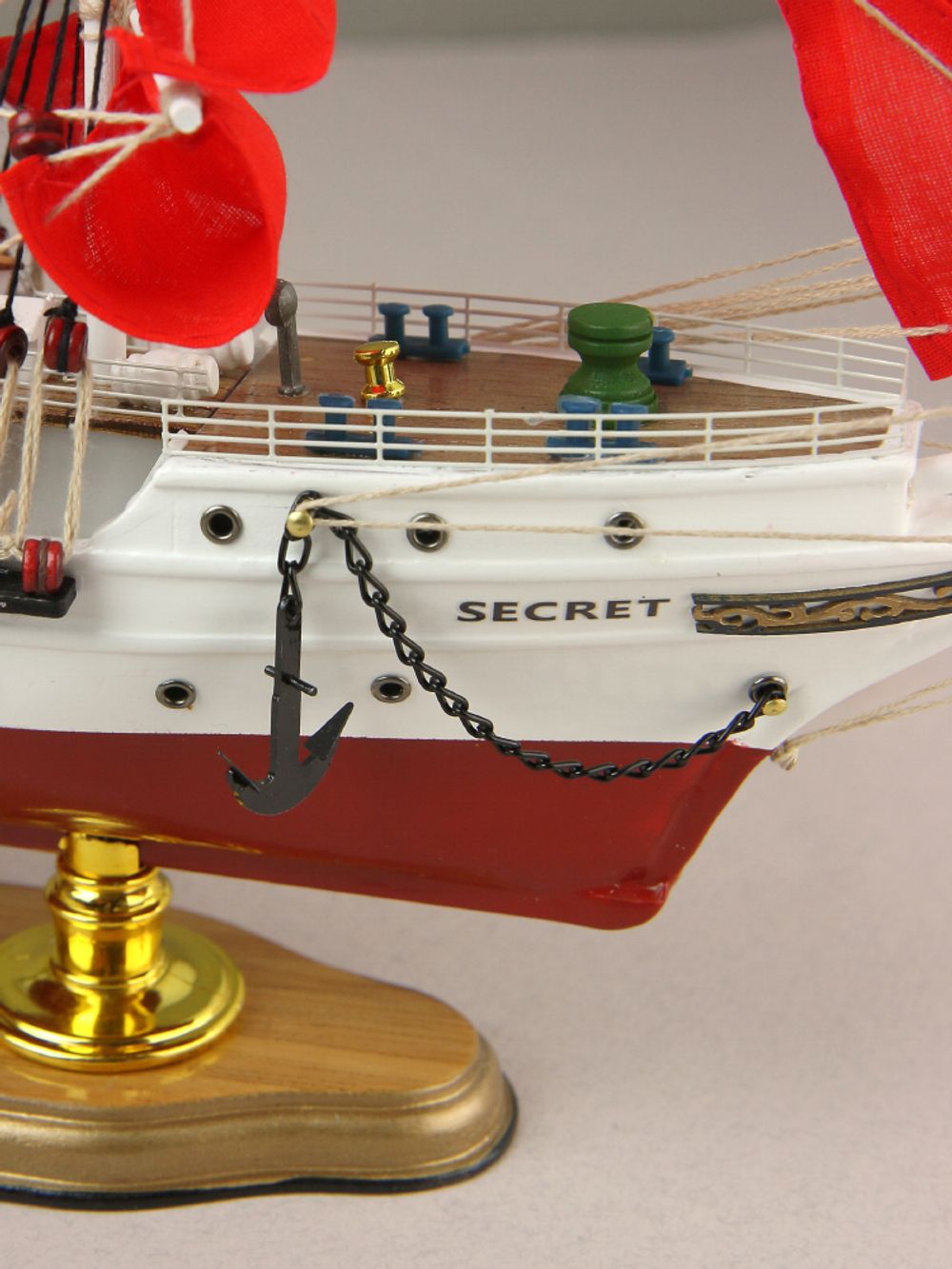 Meteor Lights Модель парусника Secret / Алые Паруса, 52 см