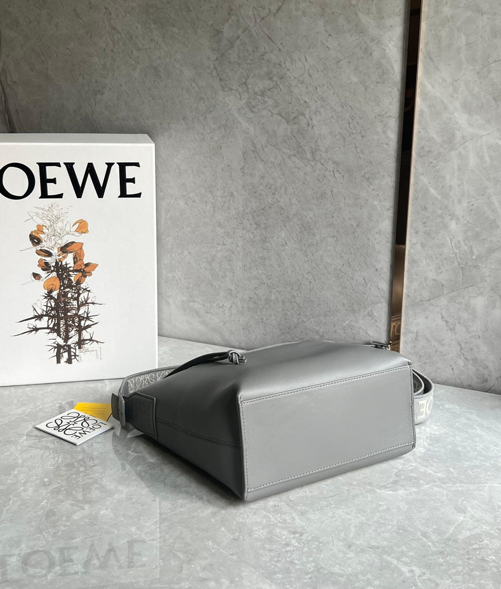 Loewe Small Cubi Crossbody 29 cm