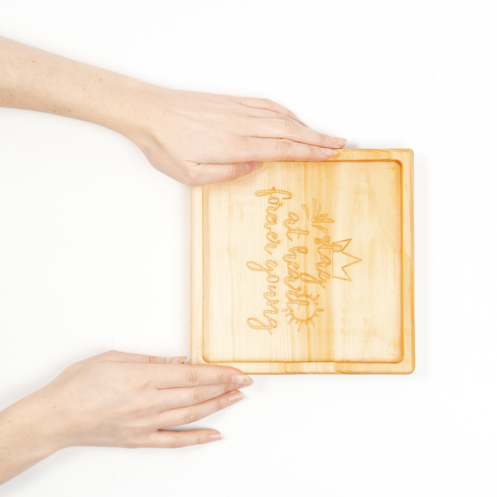 Деревянная менажница из кедра для подачи блюд и закусок с гравировкой "Stay at heart forever going" MG32