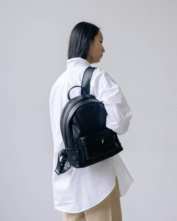 рюкзак закругленный черный M эко