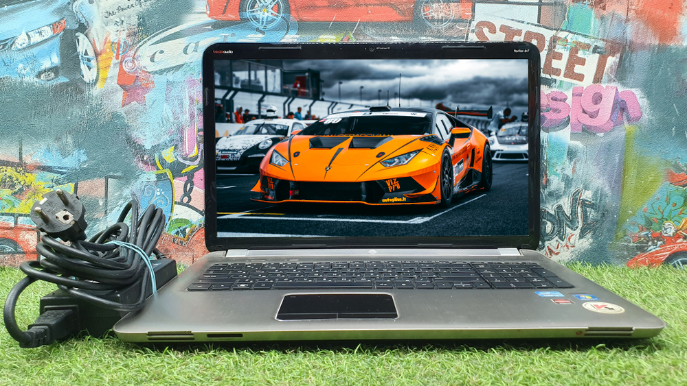 Ноутбук HP i5/6 Gb