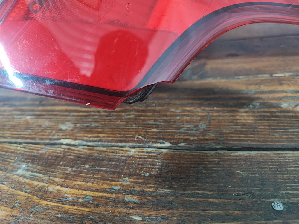 Фонарь задний правый Ford Focus 3 14-19 Б/У Оригинал 1893908