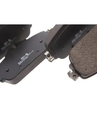 Колодки тормозные MERCEDES C (W205) передние (4шт) SANGSIN