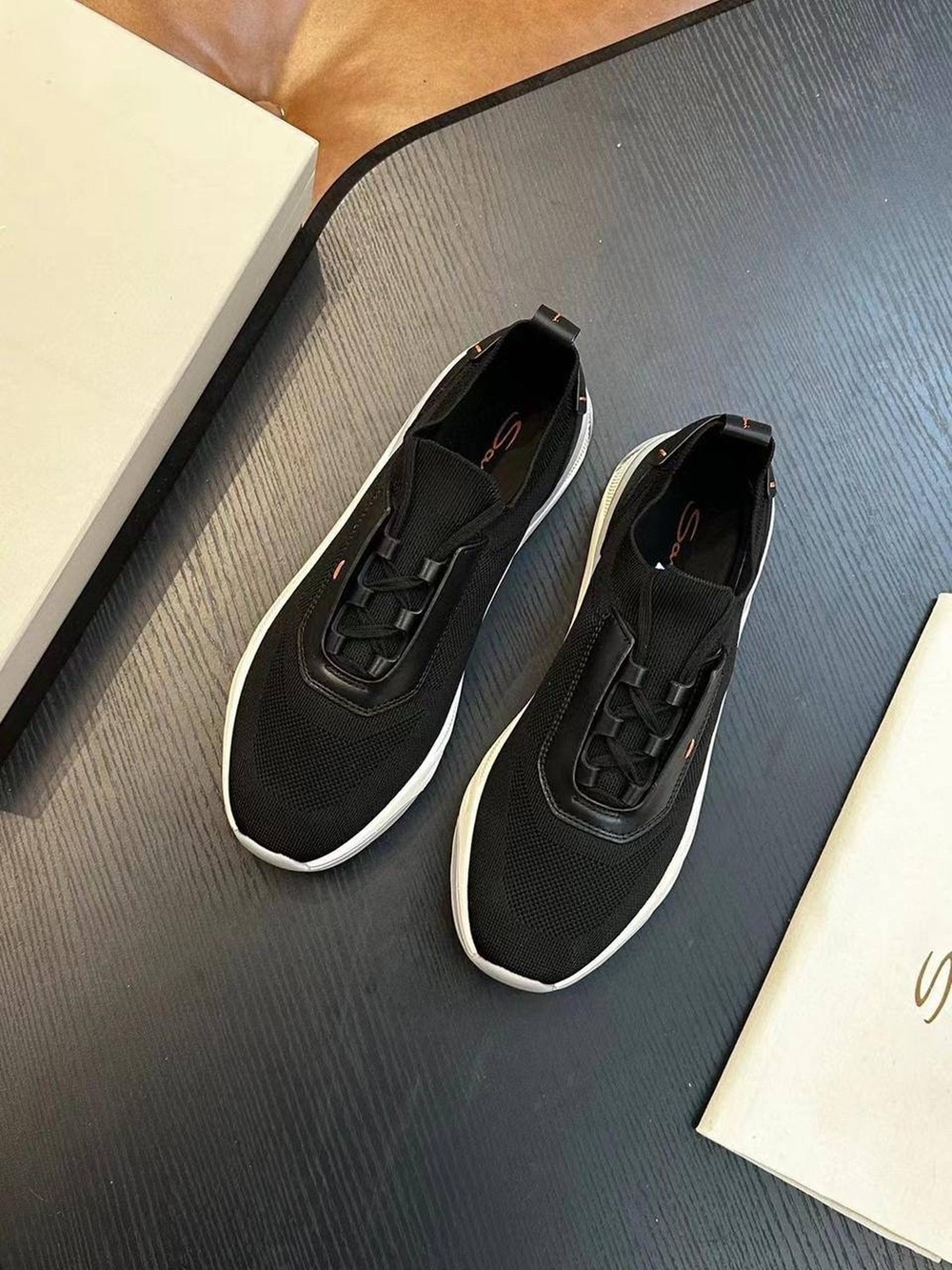 Кроссовки Santoni