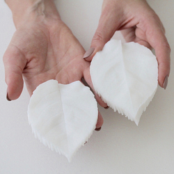 Вайнер силиконовый  лист розы  от Академии ClayCraft by DECO™