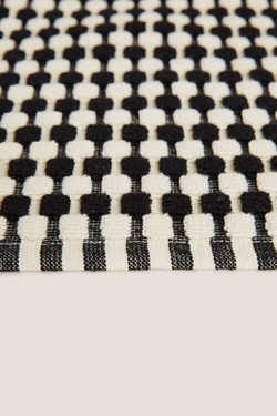 ZARA HOME РЕЛЬЕФНЫЙ КОВРИК ДЛЯ ВАННОЙ, ЧЕРНЫЙ