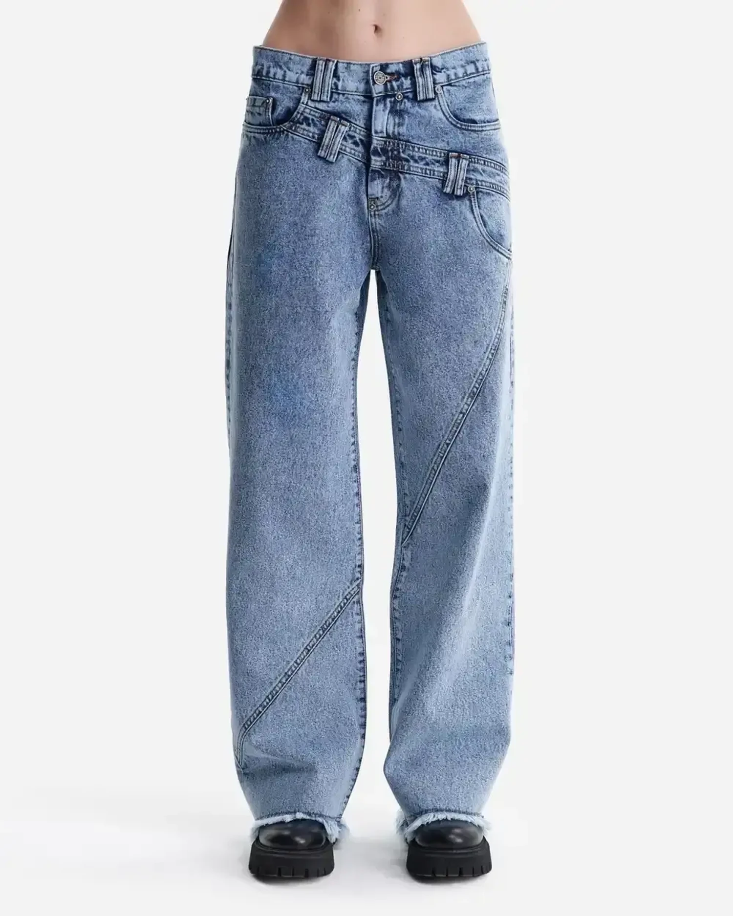 Джинсы с эффектом апсайклинга синие