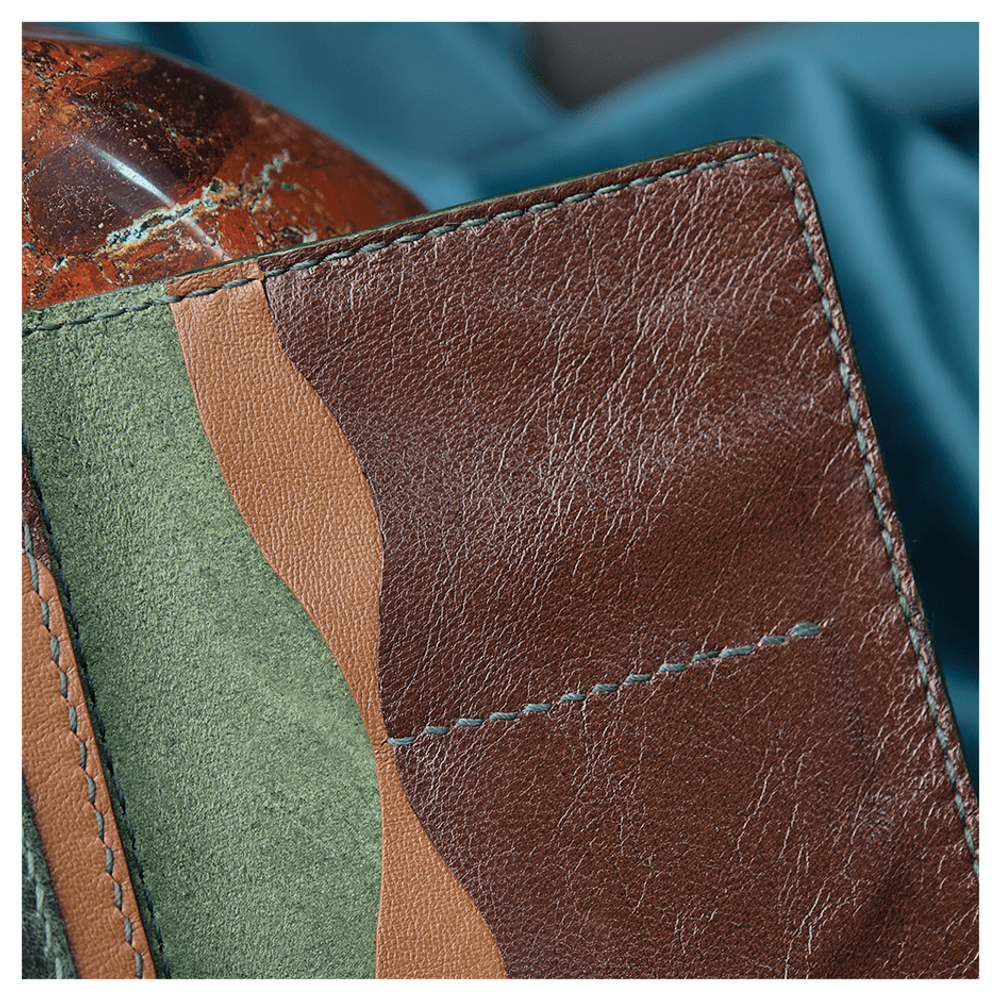 Кожаная обложка на паспорт «Малахитница»