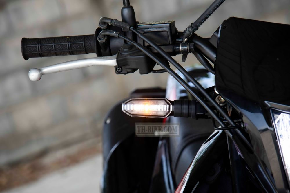 33405-K1T-J50. STAY, R. WINKER. Blinker bracket mount on the top bridge fork Honda CRF300