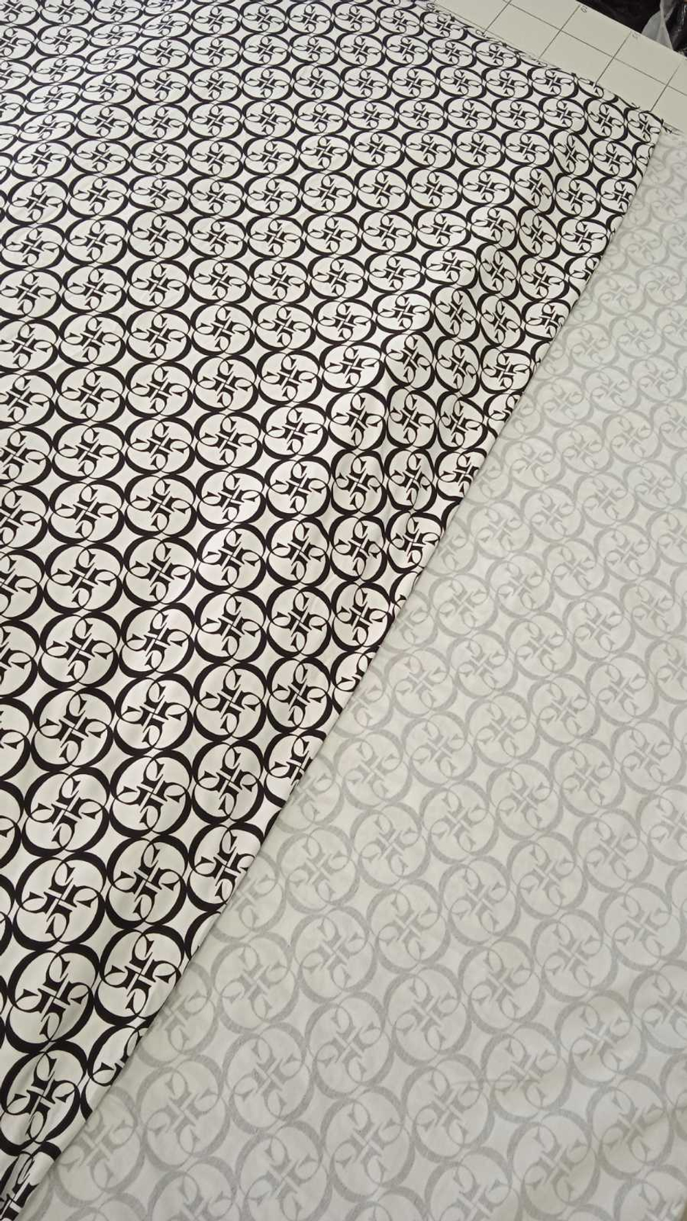 Футер (принт). Принт G