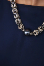 Колье Византия биколор:серебро и графит с темно-серым плоским жемчугом Майорка