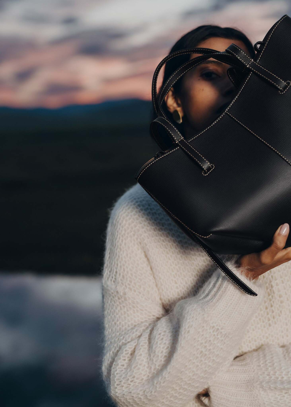 Сумка Polene Cyme Mini EDITION TEXTURED BLACK WITH ECRU STITCHING