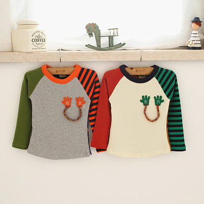 Лонгслив детский разноцветный с аппликациями перчаток на веревке