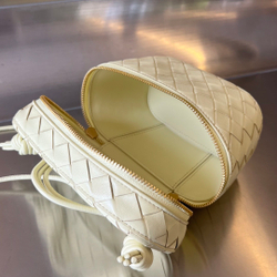 Bottega Veneta Mini Intrecciato Vanity Case