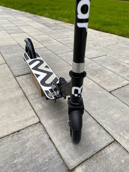 Складной двухколёсный самокат со светящимися колёсами и платформой Micar Flash 145 чёрный