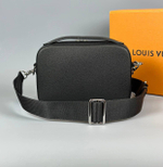 Сумка-мессенджер Louis Vuitton