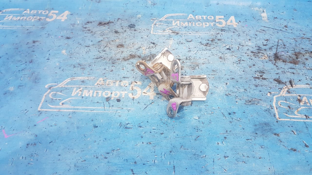 Петля двери задней левой TOYOTA SPRINTER 1993