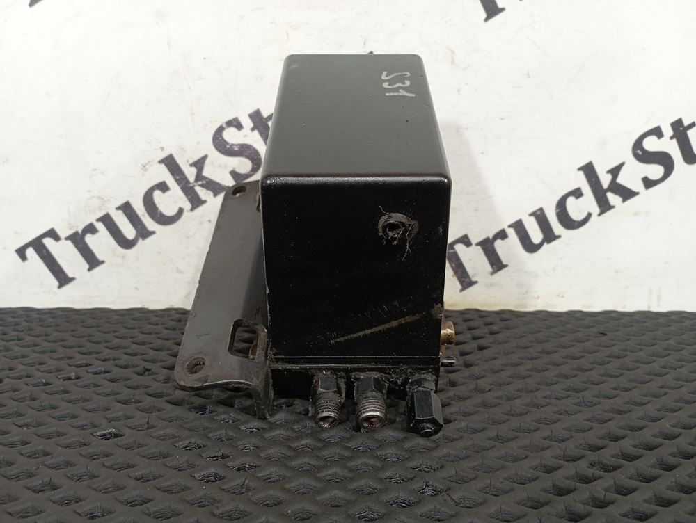 Насос подъема кабины