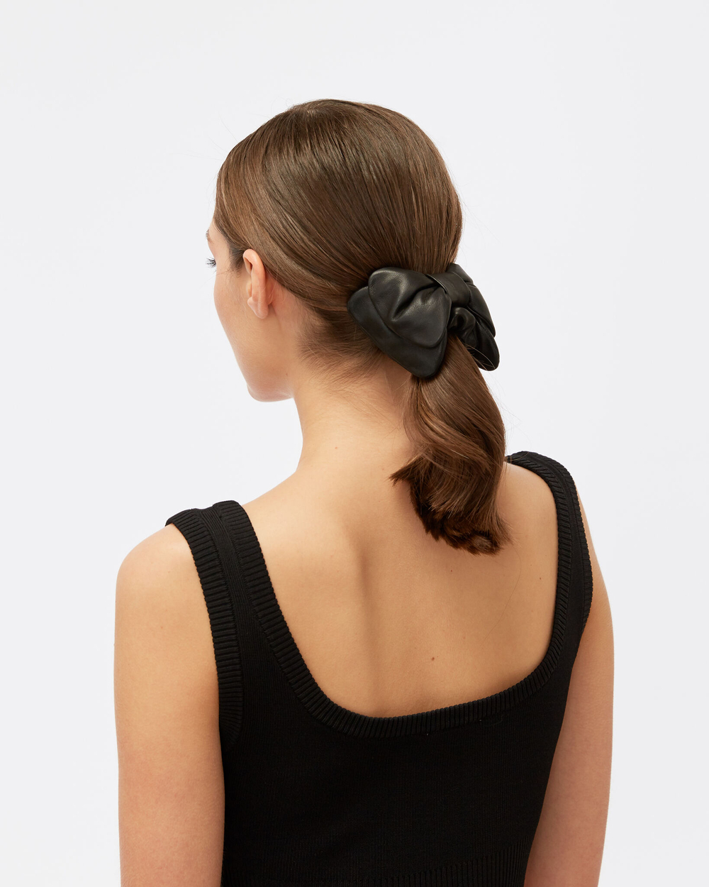 Резинка черная с бантом