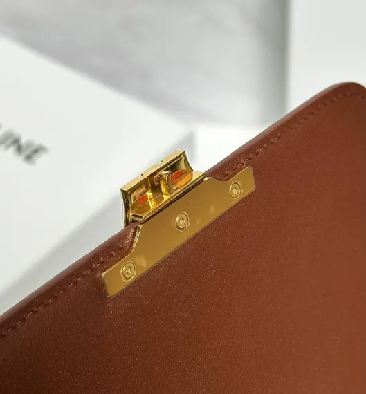 СУМКА CELINE GARANCE ДЛЯ ПОДРОСТКОВ ИЗ ЛАКИРОВАННОЙ ТЕЛЯЧЬЕЙ КОЖИ