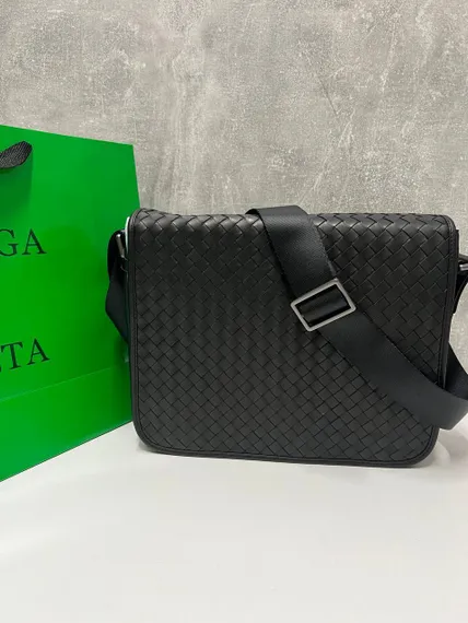 Сумка мужская кожаная Bottega Veneta через плечо