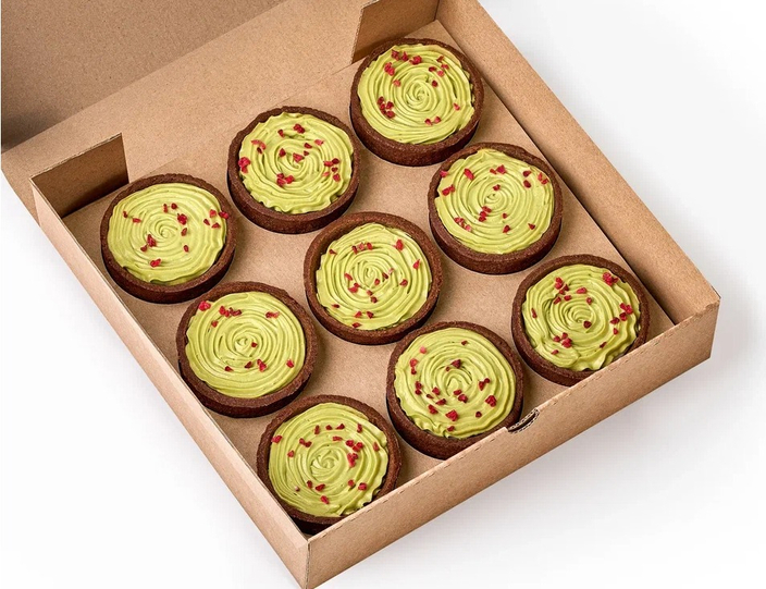 Тарталетки фисташка-малина 9штук 950руб.