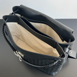 Bottega Veneta Large Andiamo Messenger 43 cm