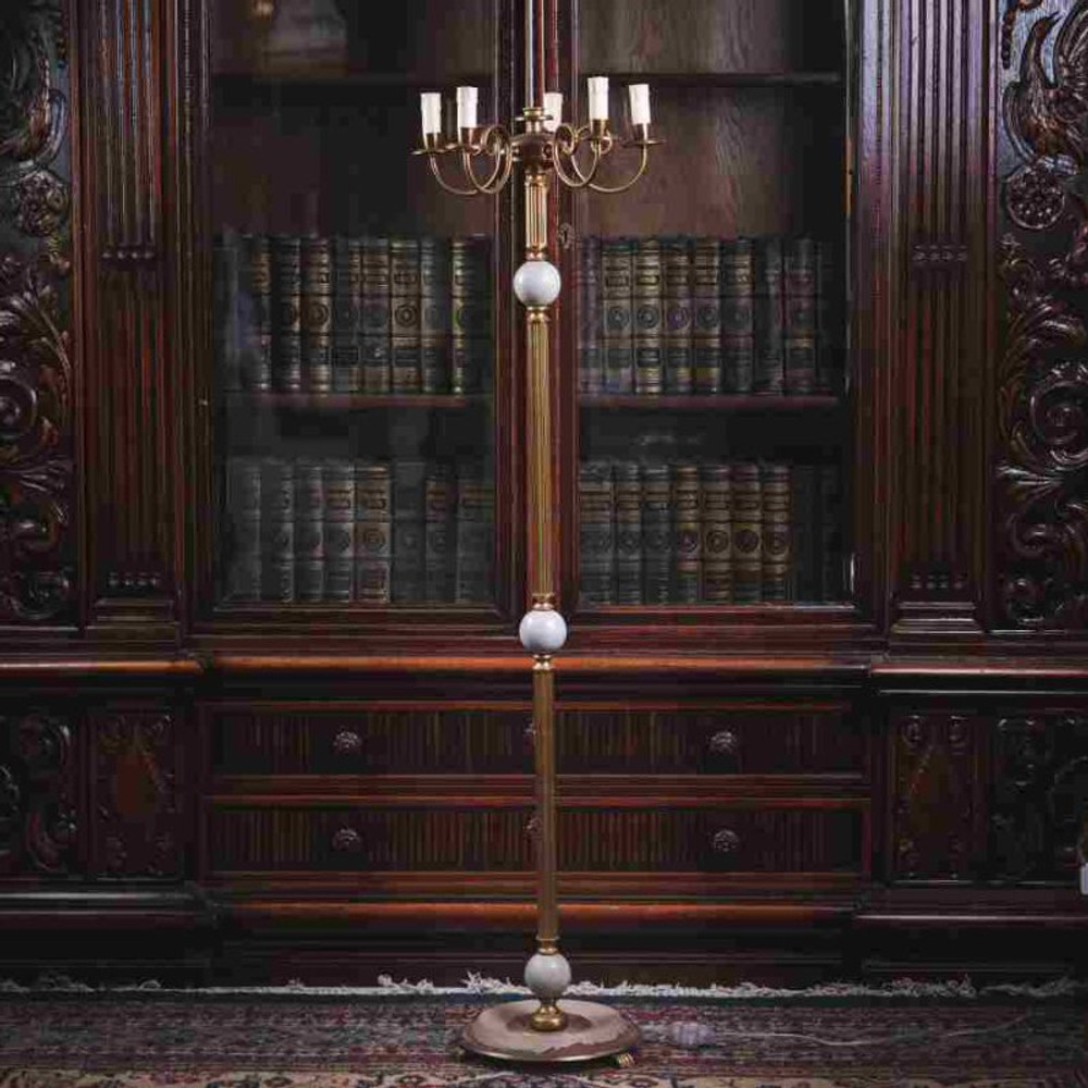 Напольный торшер в классическом стиле