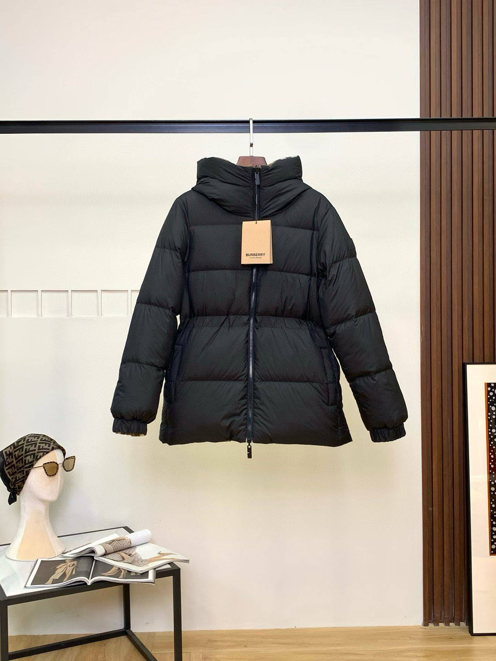 Пуховик Burberry
