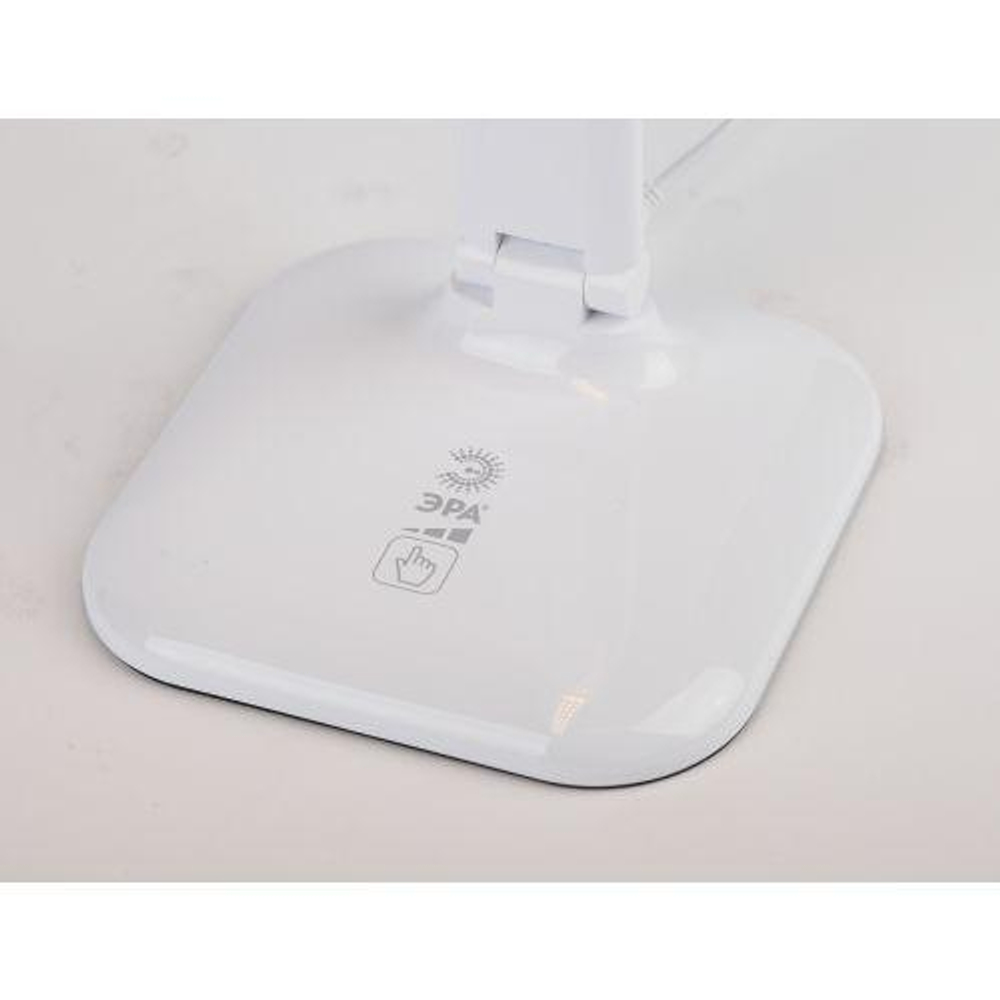 Светильник NLED-462-10W-W настол. бел. ЭРА Б0031612