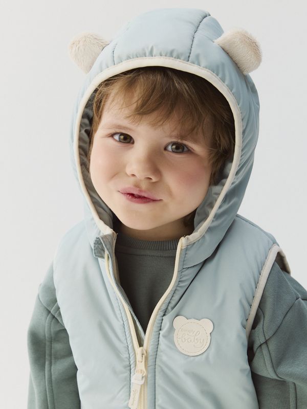 Жилет с капюшоном 