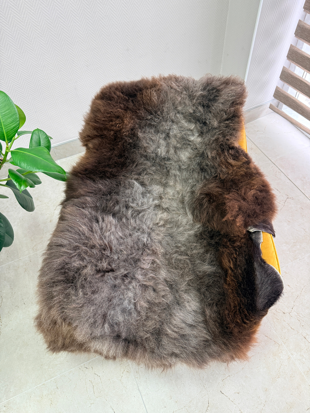 Шкура коврик меховой прикроватный овчина, 120х65 см.