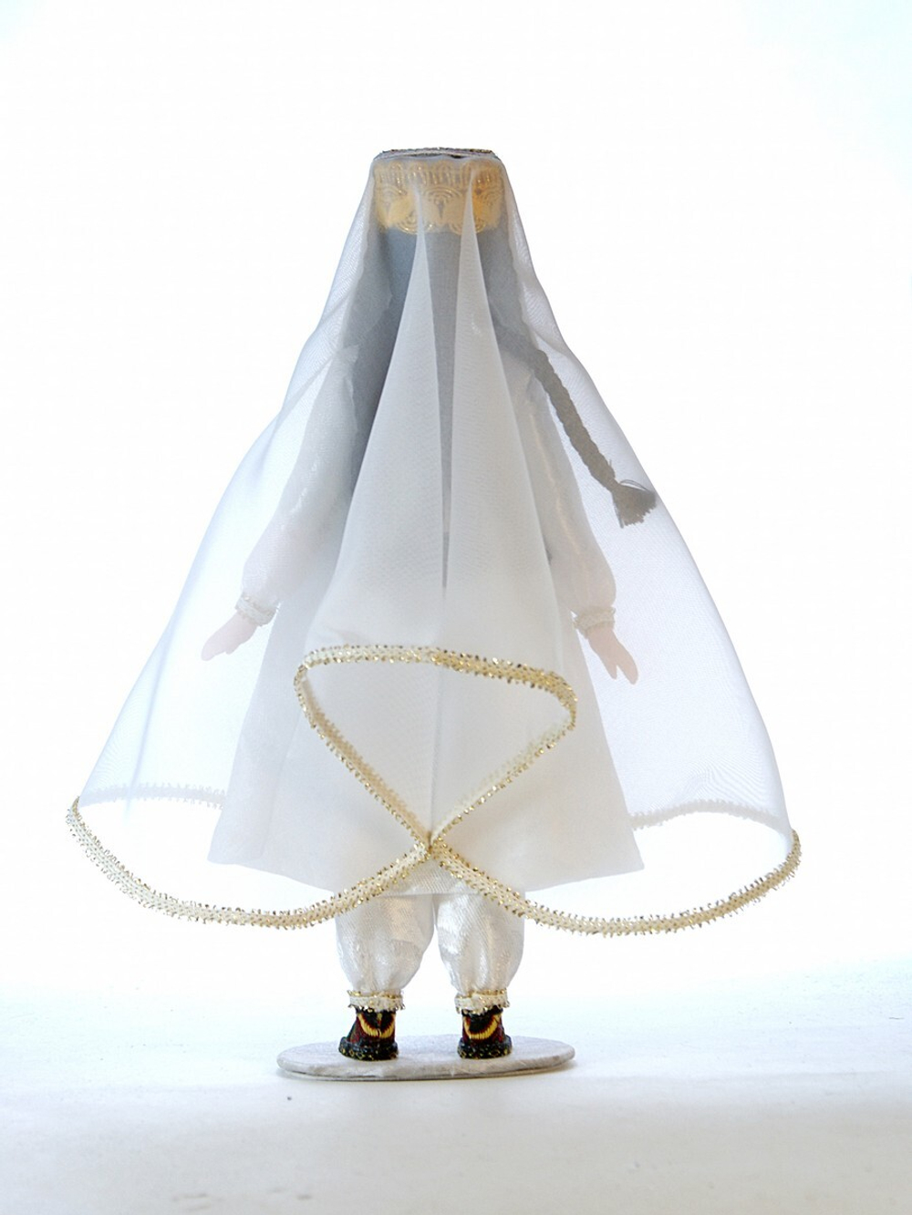 Кукла коллекционная девушка в свадебном наряде. Таджикистан