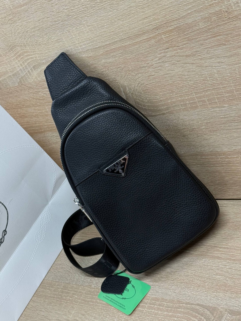 Сумка-слинг Prada